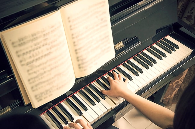 Ouvido versus leitura musical Ouvido versus leitura musical