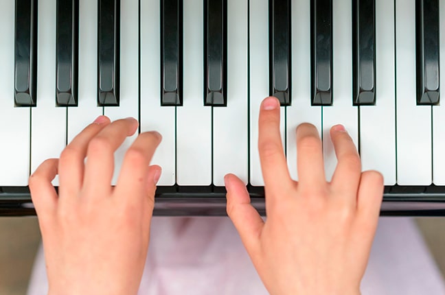 Acordes no piano popular (voicings)