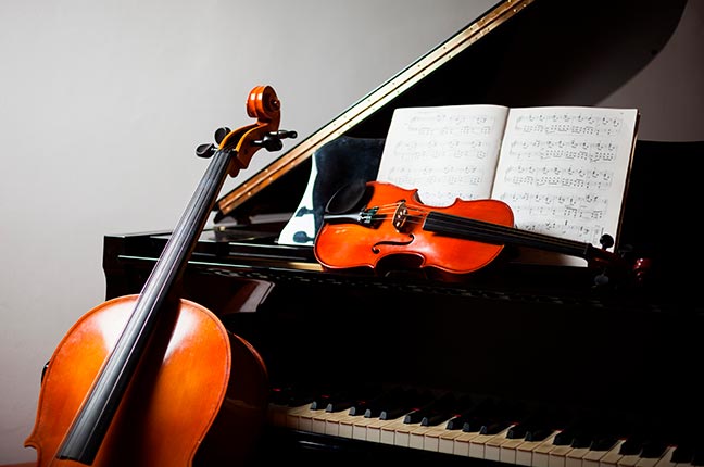 Piano com Partituras Piano Partitura ou De Cor