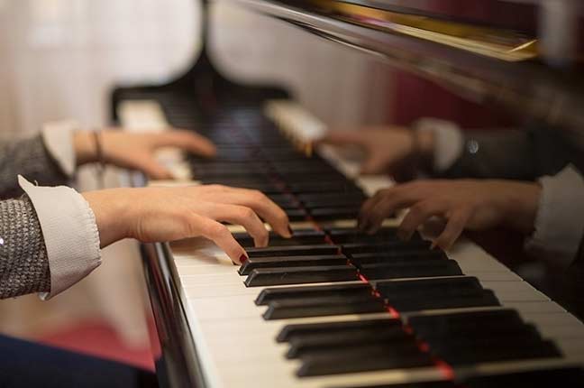 Exercícios de Piano para Treinar Exercícios de Piano para Treinar