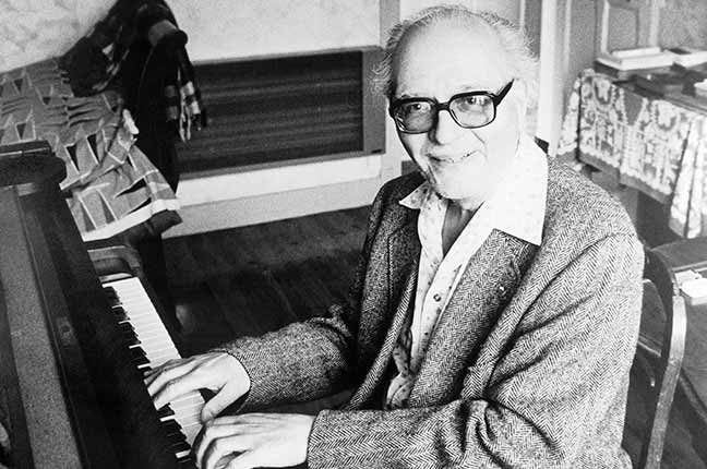 Olivier Messiaen tocando