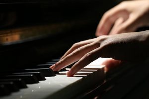 como estudar oitavas para piano