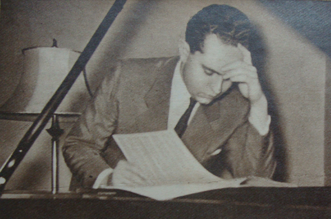 Jacques Klein estudando partitura