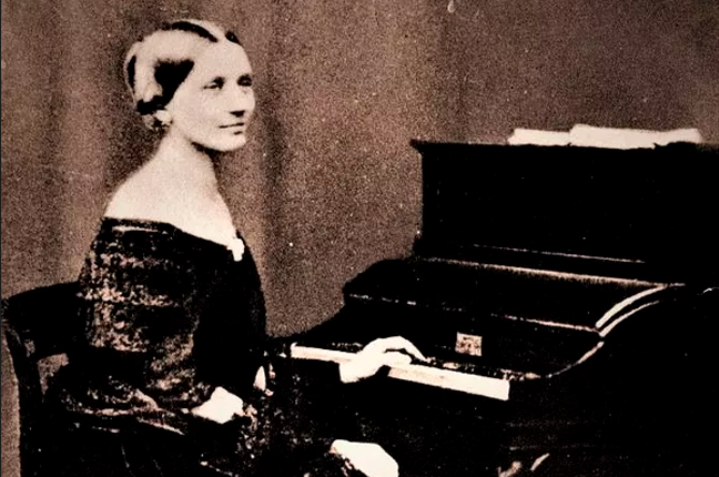 Clara Schumann tocando piano