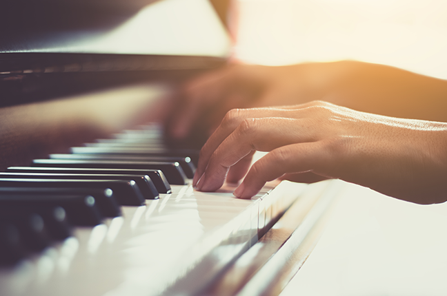 posição dos dedos no piano